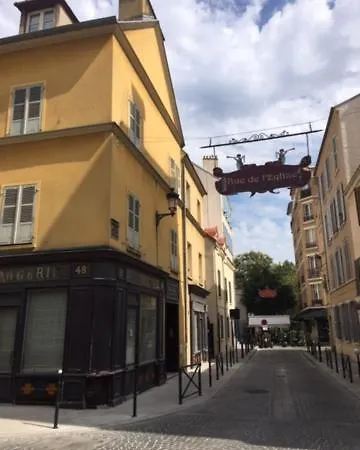 Cosy Quai Dion Bouton דירה
