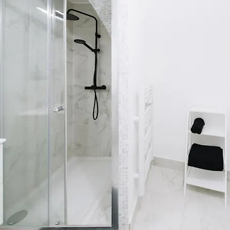 Cosy Quai Dion Bouton Apartment
